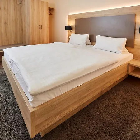 Flair Zum Schiff Hotel 3*