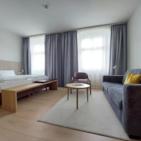 Hotell Flair Zum Schiff 3*