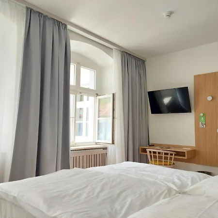 Flair Zum Schiff 3* מיירסבורג