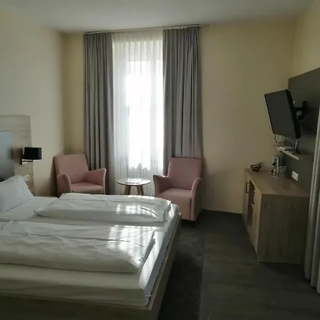 Hotell Flair Zum Schiff 3*