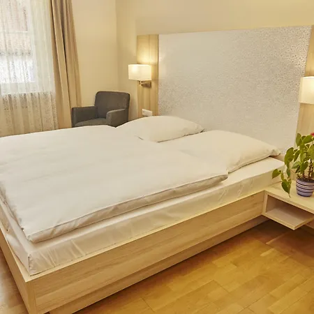 Hotell Flair Zum Schiff