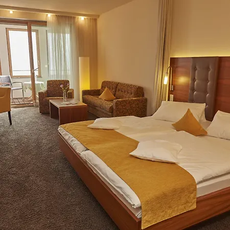Hotell Flair Zum Schiff 3*