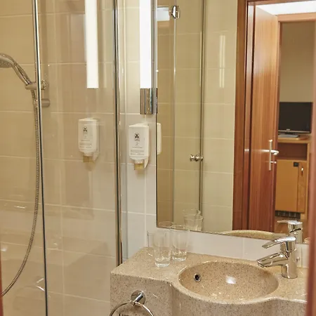 Flair Zum Schiff Hotell